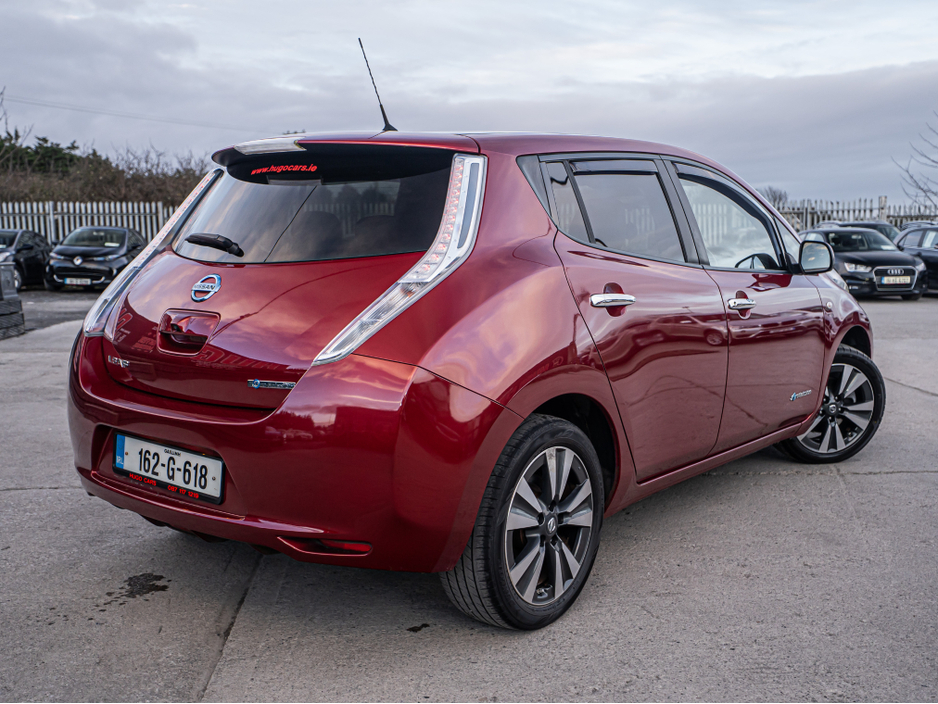 2016 Nissan Leaf - image 2