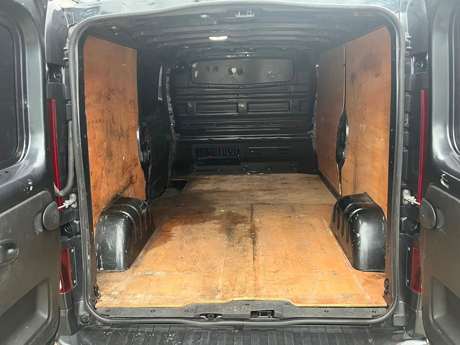 2024 Renault Trafic - image 19