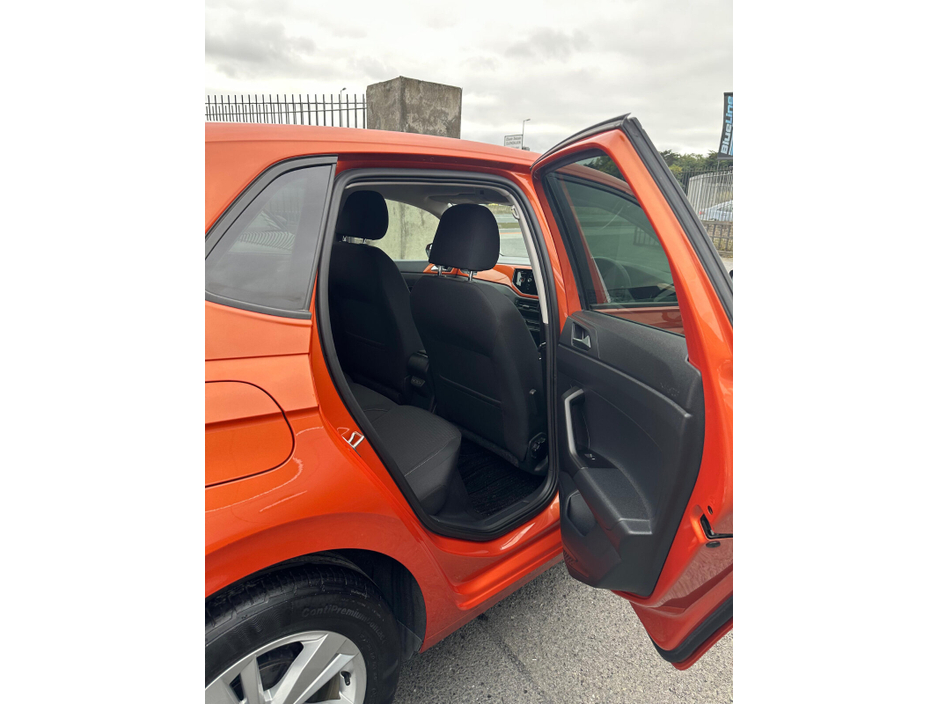 2020 Volkswagen Polo  €17,450