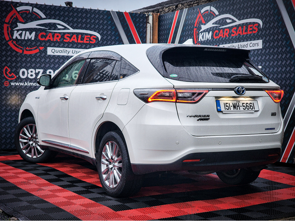 2015 Toyota Harrier - image 14