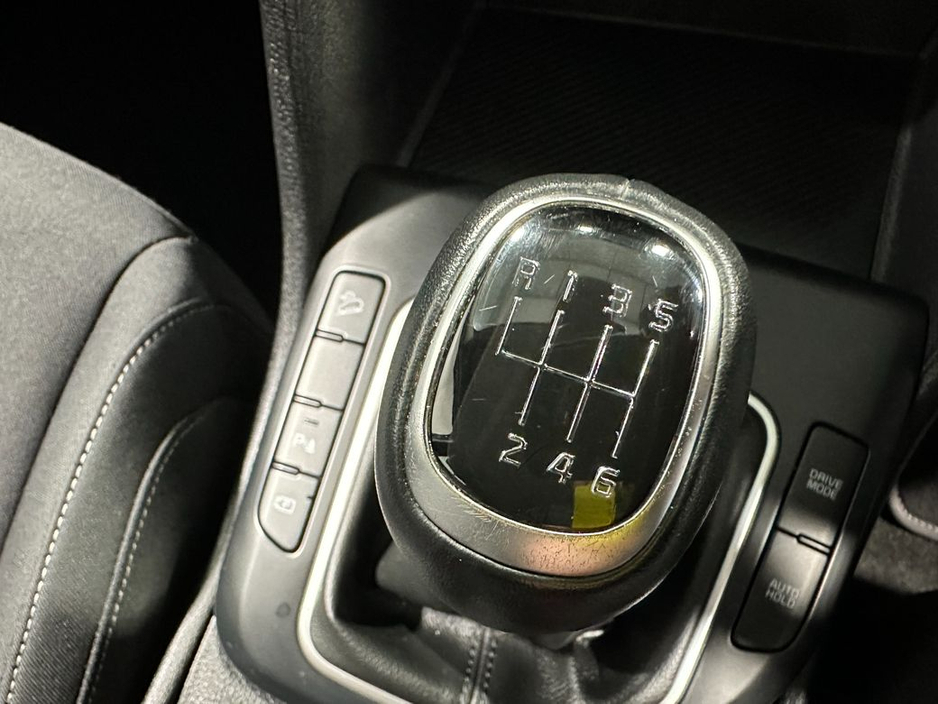 2022 Kia Sportage - image 21