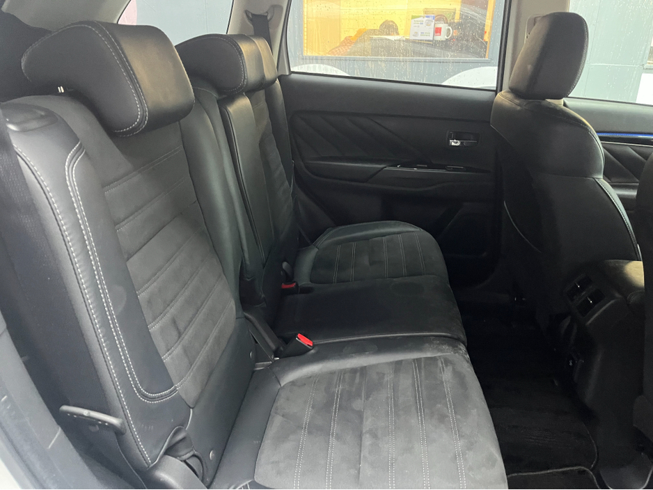 2019 Mitsubishi Outlander €21950! 2019 MITSUBISHI OUTLANDER PHEV 4WD G 2.4 AUTOMATIC / HEATED SEATS / HEATED STEERING WHEEL / CRUISE CONTROL / PADDLE SHIFTERS / €21,950