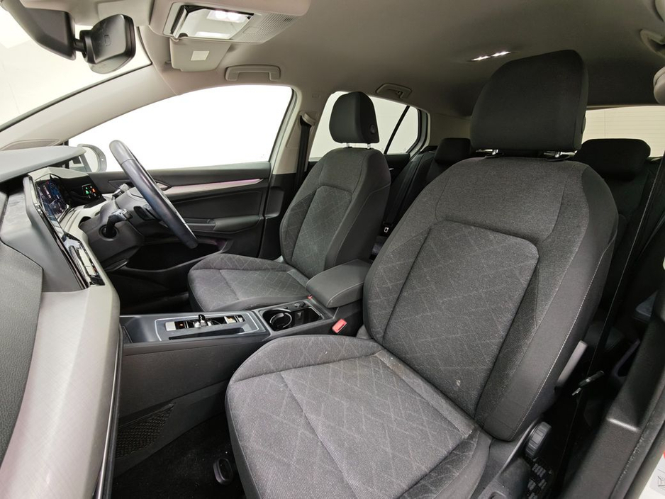 2021 Volkswagen Golf - image 14