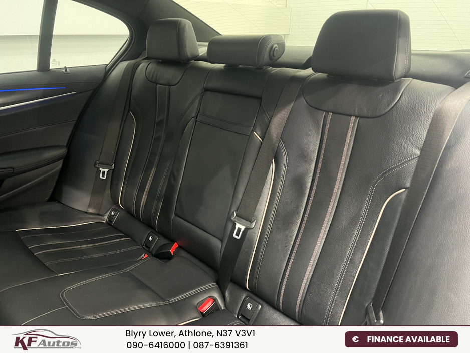 2022 BMW 5 Series - image 18