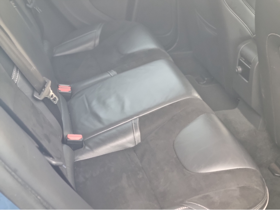 2015 Volvo V60 - image 13