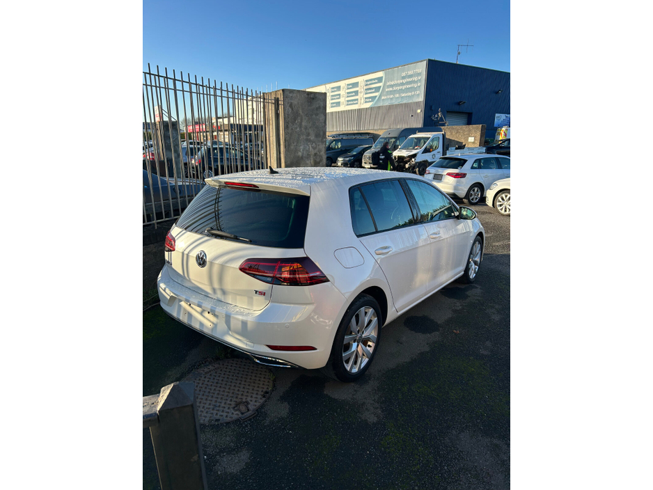 2017 Volkswagen Golf 1.4 TSI 5DR 150HP Highline DSG €16,450