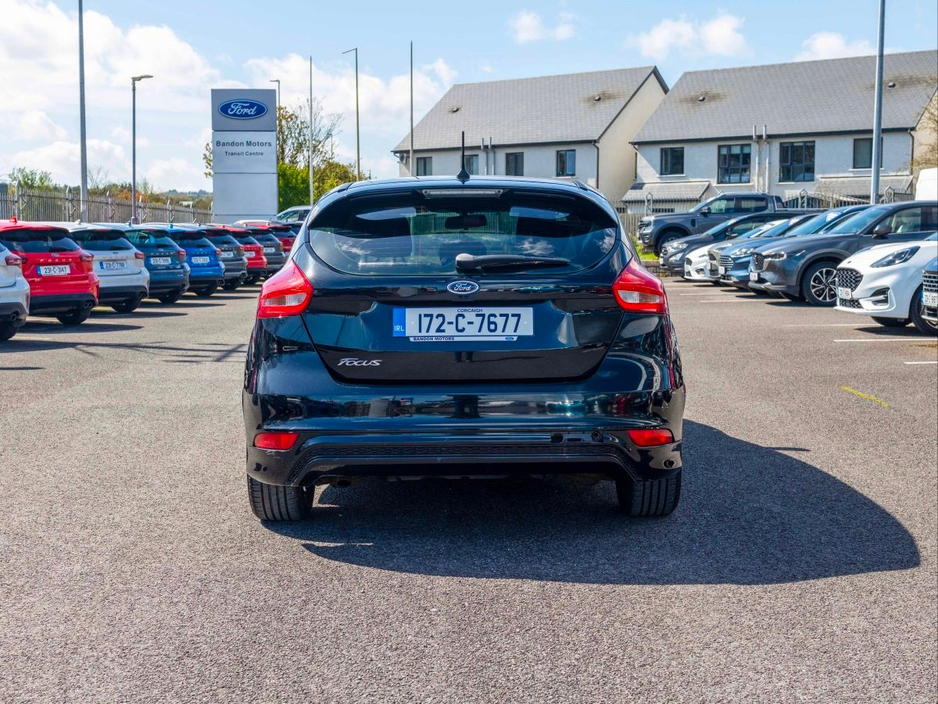 2017 Ford Focus - image 18