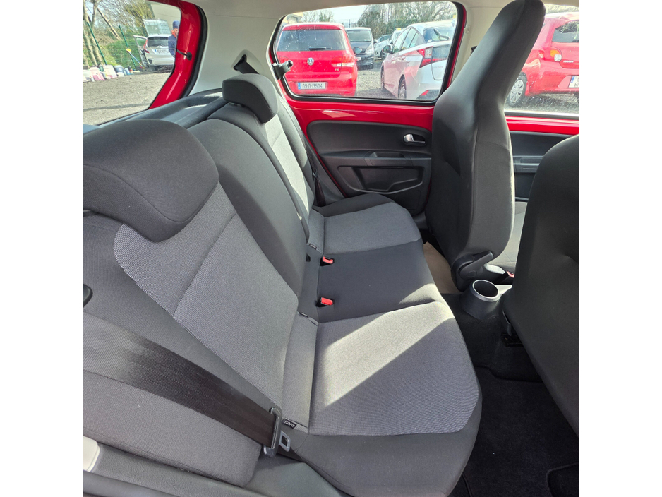 2015 Volkswagen up! - image 11