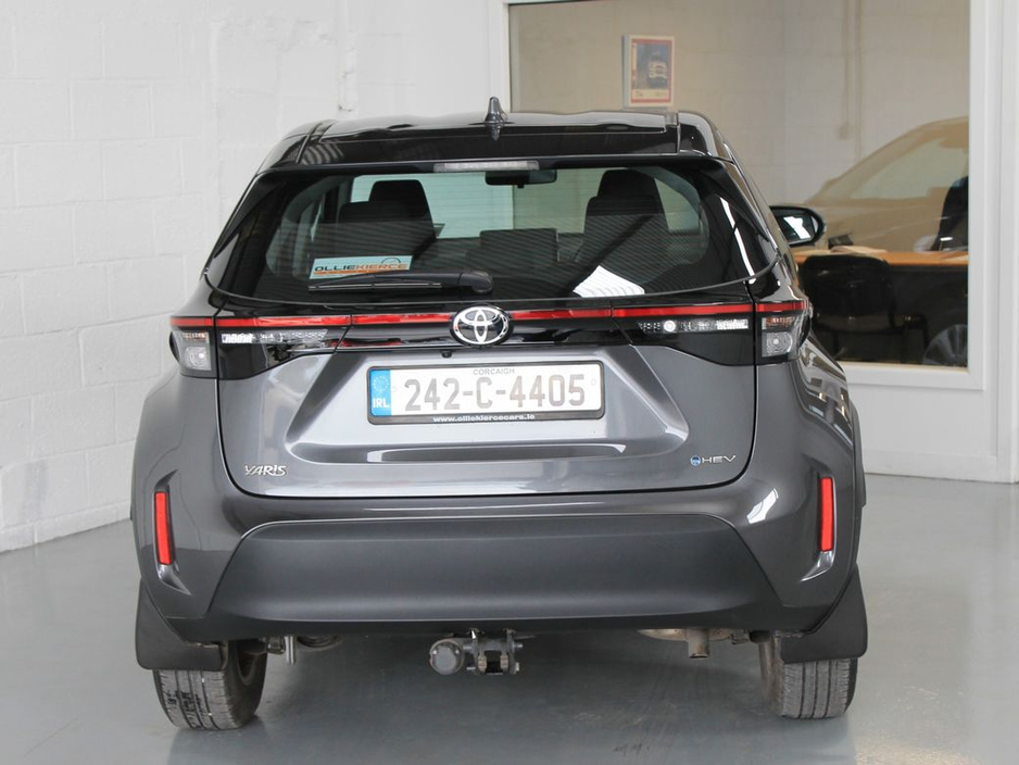 2024 Toyota Yaris - image 7