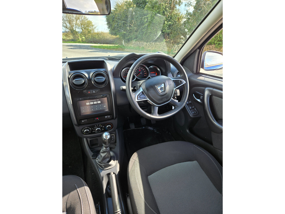 2018 Dacia Duster - image 10