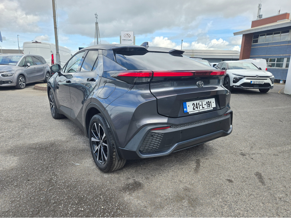 2024 Toyota C-HR - image 3