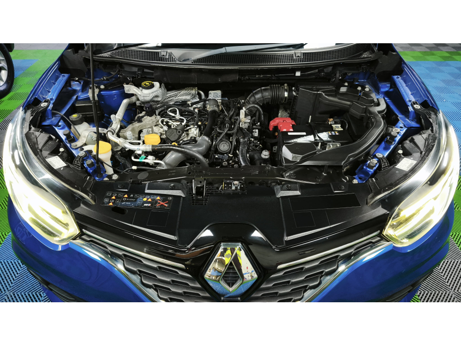 2019 Renault Kadjar - image 3