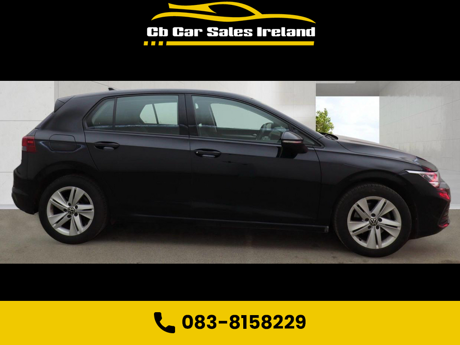 2022 Volkswagen Golf - image 3