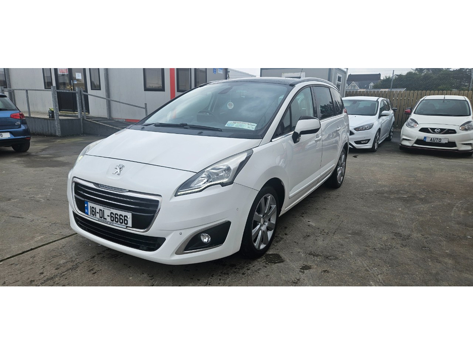 2016 Peugeot 5008 - image 15
