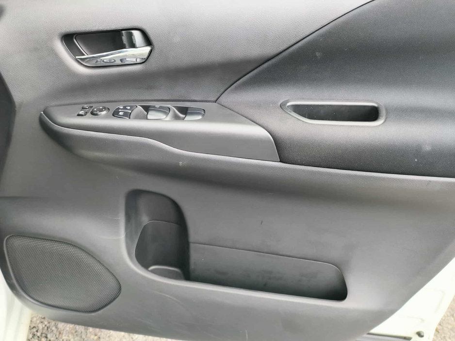 2017 Nissan Serena - image 19