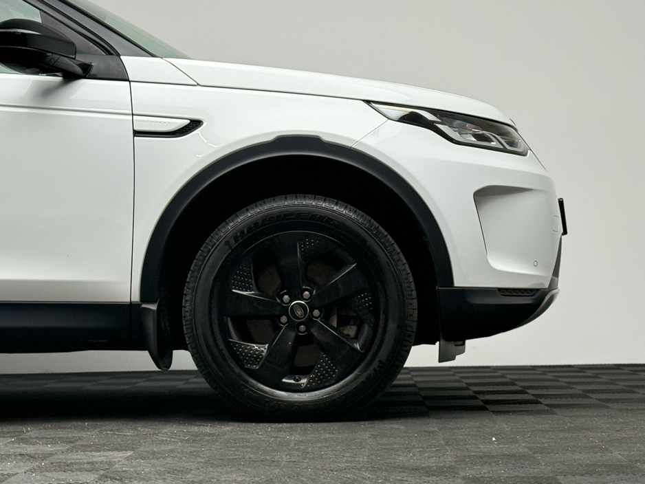 2020 Land Rover Discovery Sport - image 9