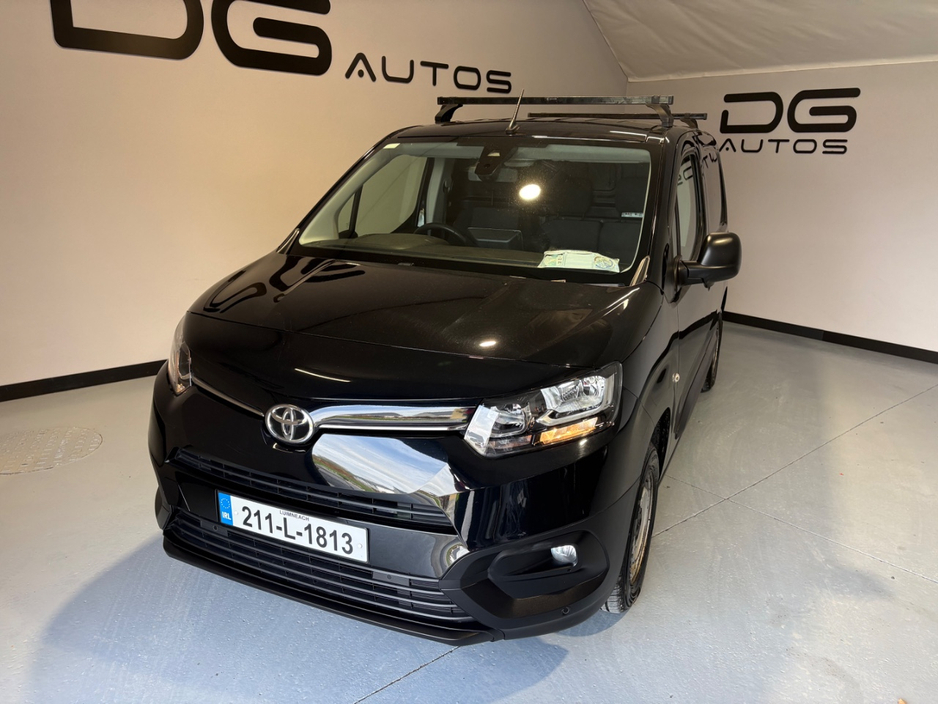 2021 Toyota Proace - image 3