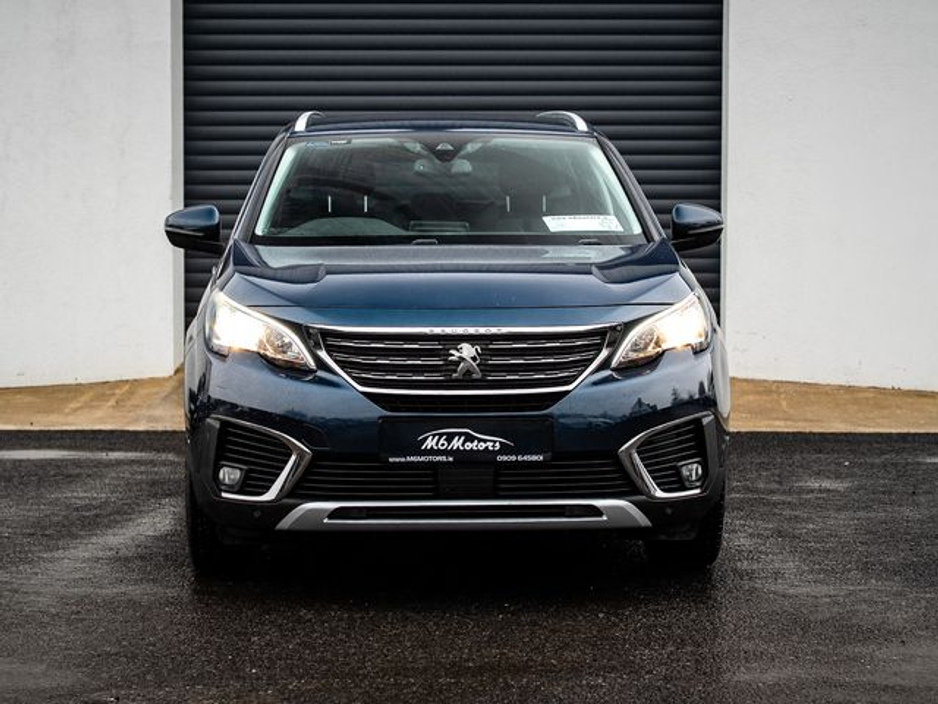 2020 Peugeot 5008 - image 2