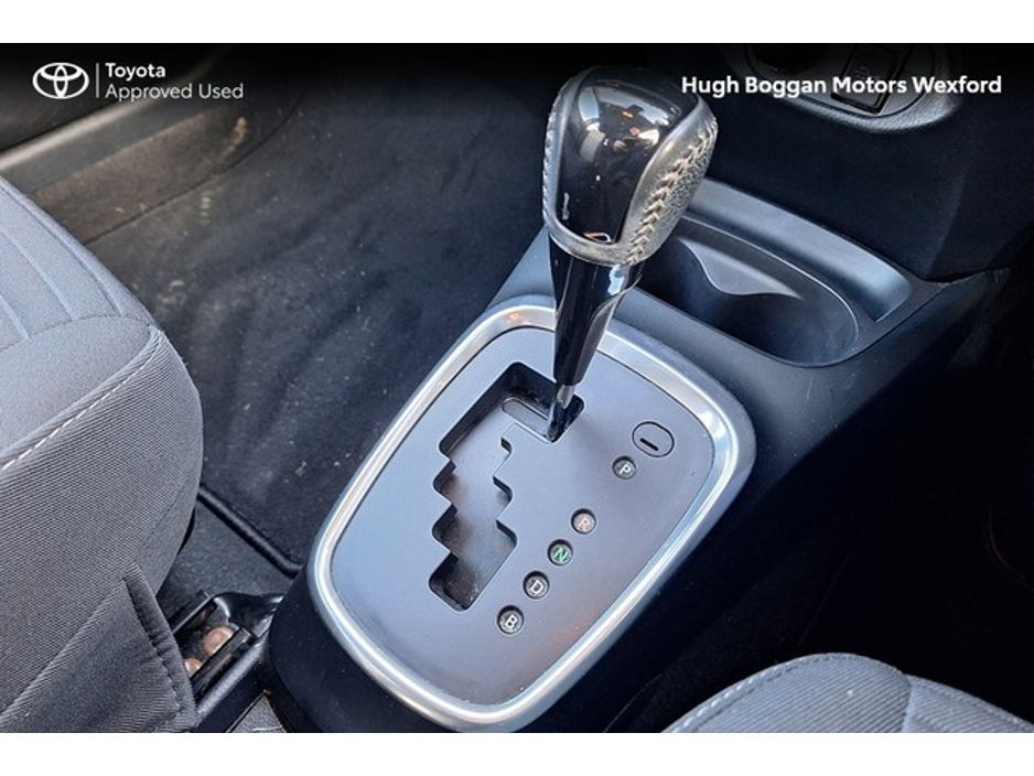 2018 Toyota Yaris - image 18