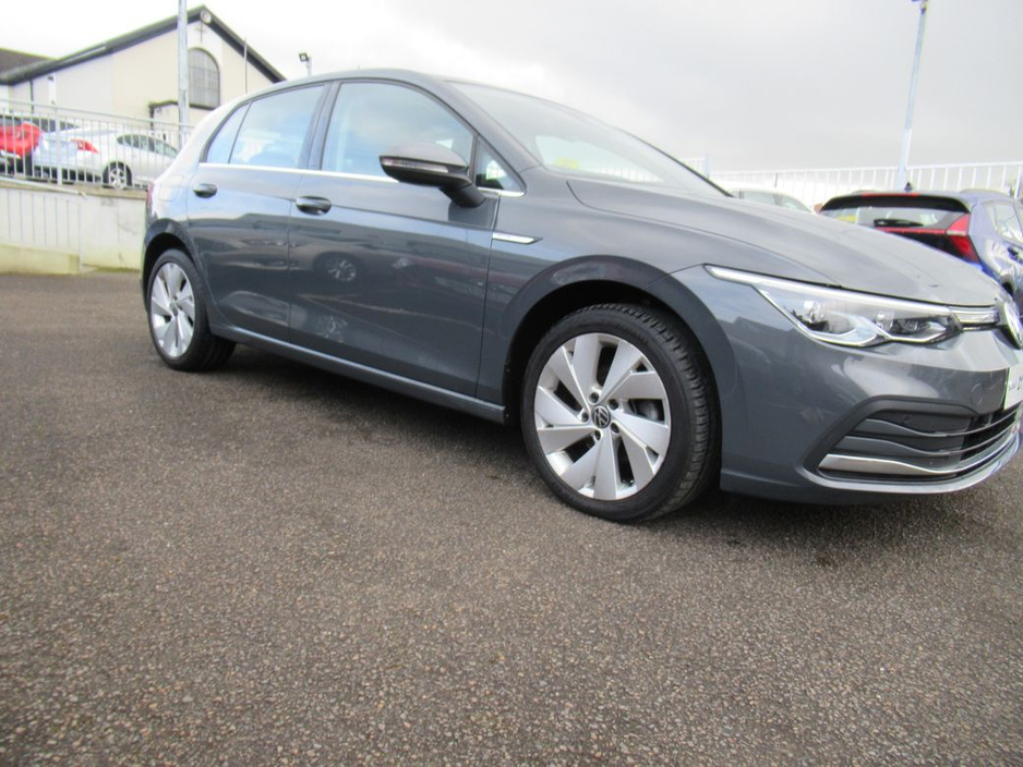 2021 Volkswagen Golf - image 5