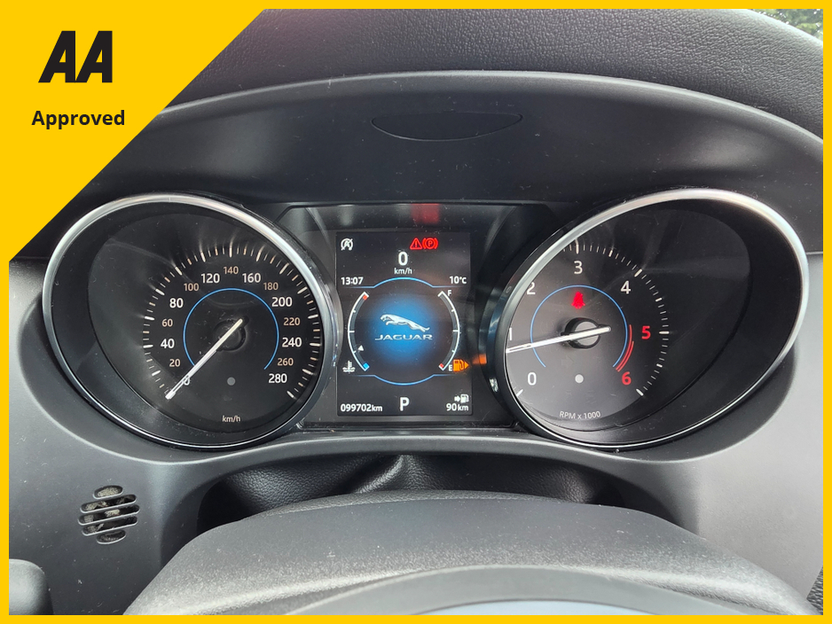 2018 Jaguar F-Pace - image 19