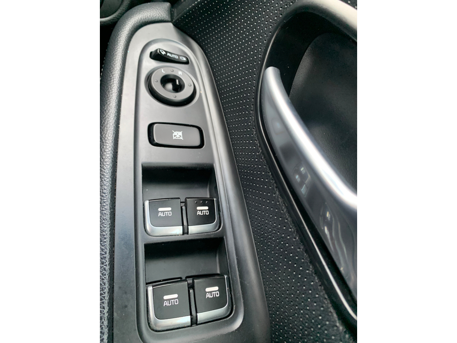 2017 Kia Carens OR RONDO PLATINUM PE 5DR €11,995