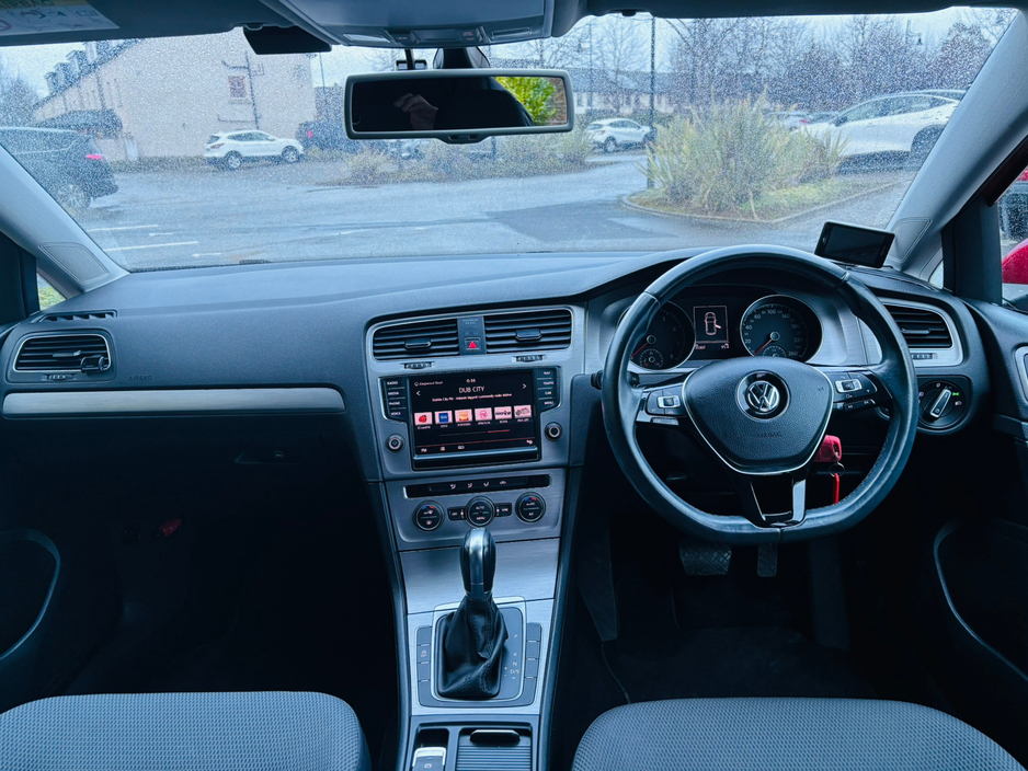 2015 Volkswagen Golf  €12,950