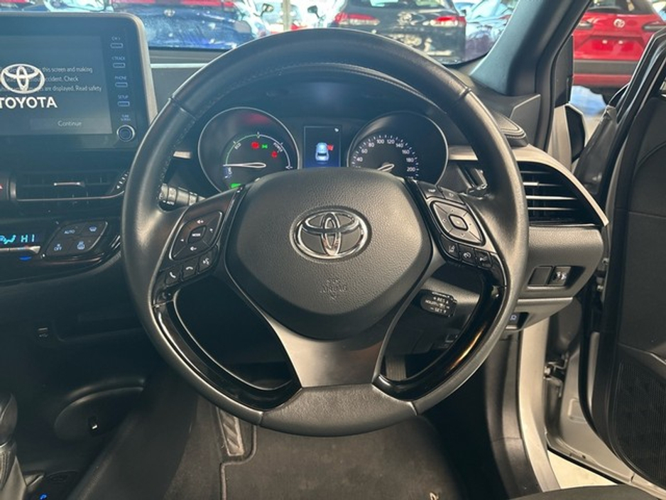 2023 Toyota C-HR - image 9