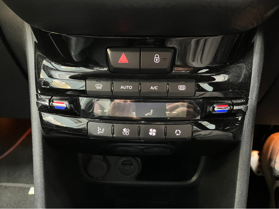 2020 Peugeot 2008 - image 19