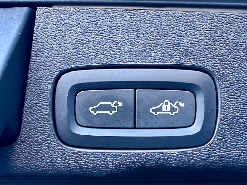 2025 Volvo XC60 + T6 PHEV AWD AUTO RECHARGE PLUS SOLD €59,850