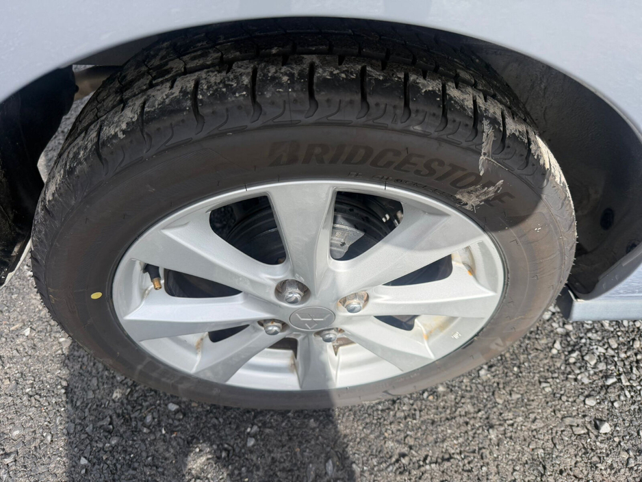 2015 Mitsubishi Mirage - image 9