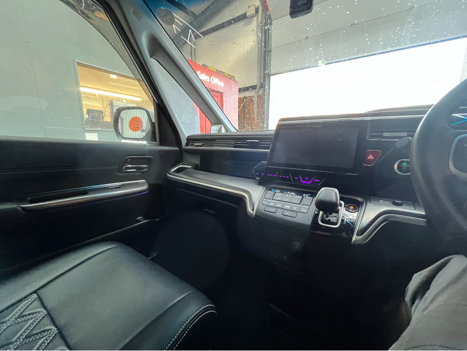 2017 Honda Stepwagon €21950 2017 HONDA STEPWAGON 7 SEATER AUTOMATIC  HYBRID G SENSING 2.0 AUTOMATIC / CRUISE CONTROL / REVERSE CAMERA / AUTOMATIC DOORS / 7 SEATS €21,950