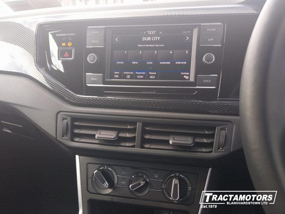 2024 Volkswagen Polo - image 17