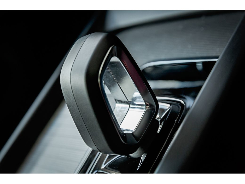 2023 Volvo XC60 - image 34