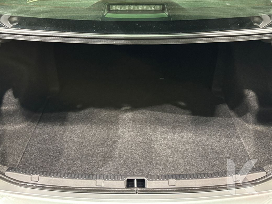 2020 Toyota Corolla - image 12