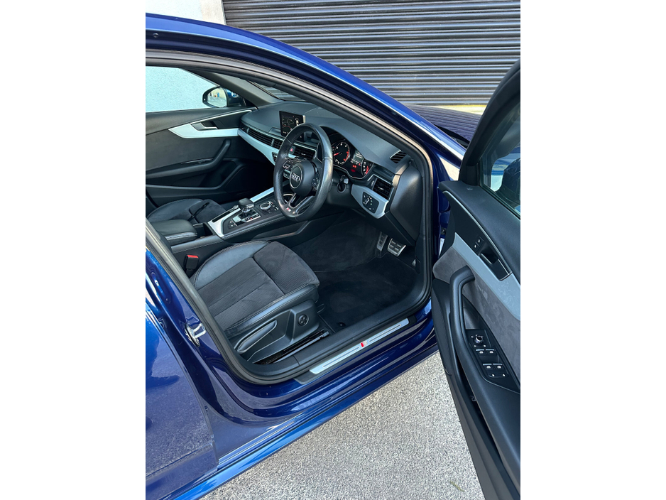 2018 Audi A4 - image 15