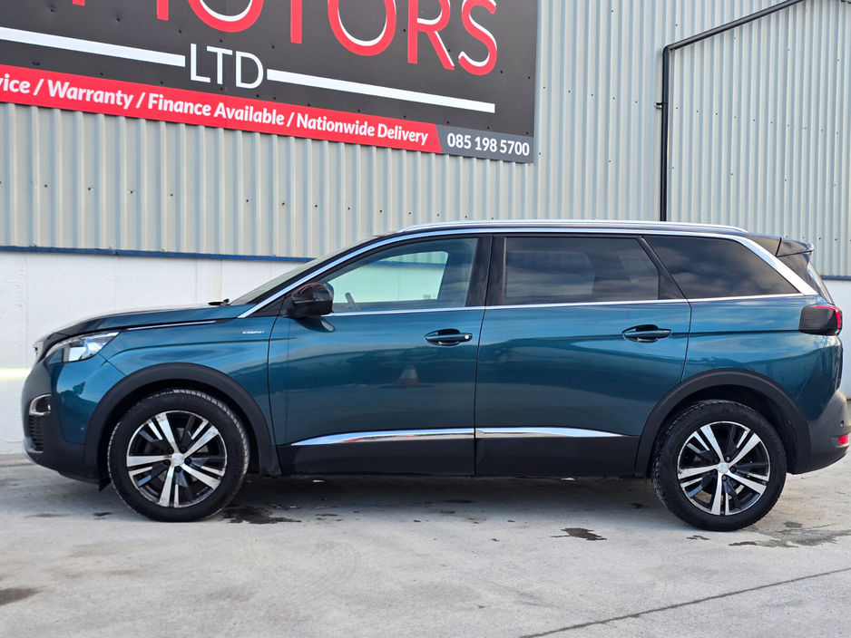 2018 Peugeot 5008 - image 10