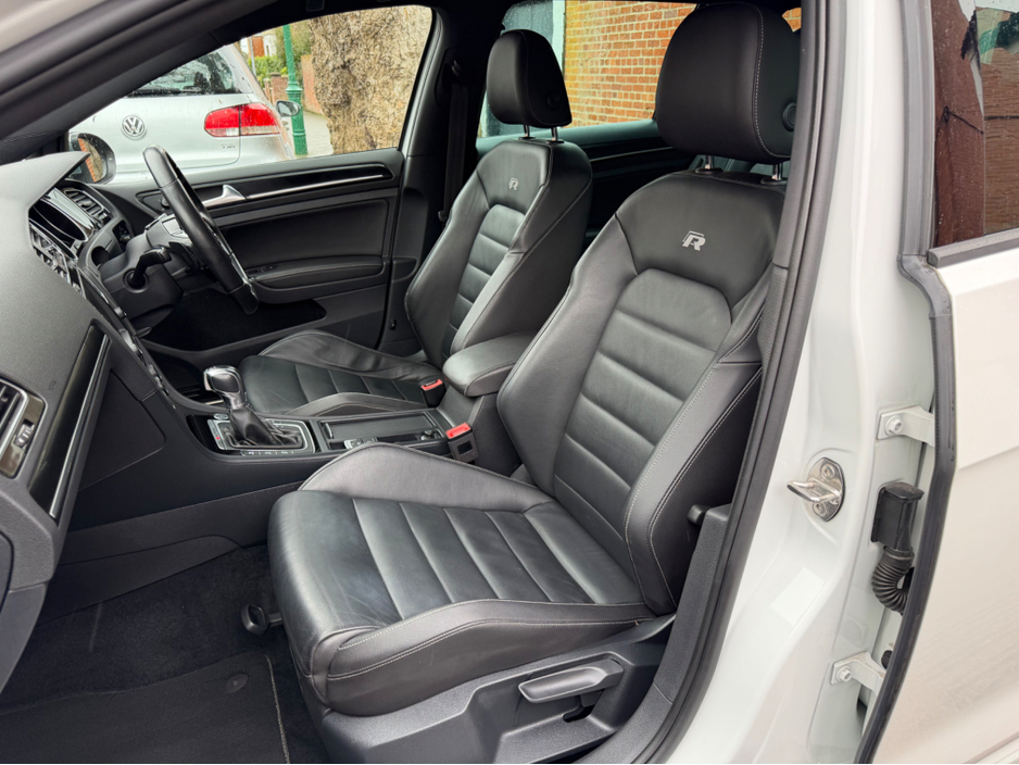 2016 Volkswagen Golf - image 10