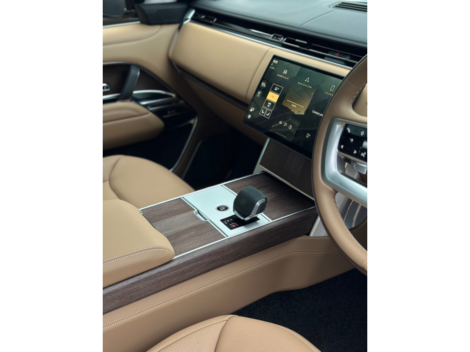 2025 Land Rover Range Rover - image 6