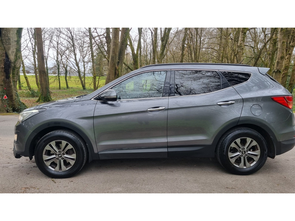 2015 Hyundai Santa Fe - image 4