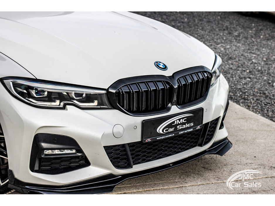 2021 BMW 3 Series - image 5