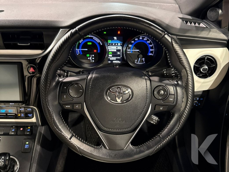 2016 Toyota Auris HYBRID G PACKAGE - BEIGE/BLACK FULL LEATHER INTERIOR - FACTORY ALLOYS - REVERSE CAMERA €13,950