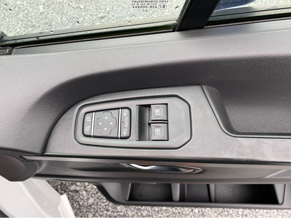 2024 Renault Trafic Red edition LWB 2.0 170BHP Automatic €31,500