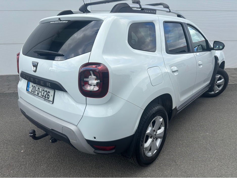 2020 Dacia Duster - image 2