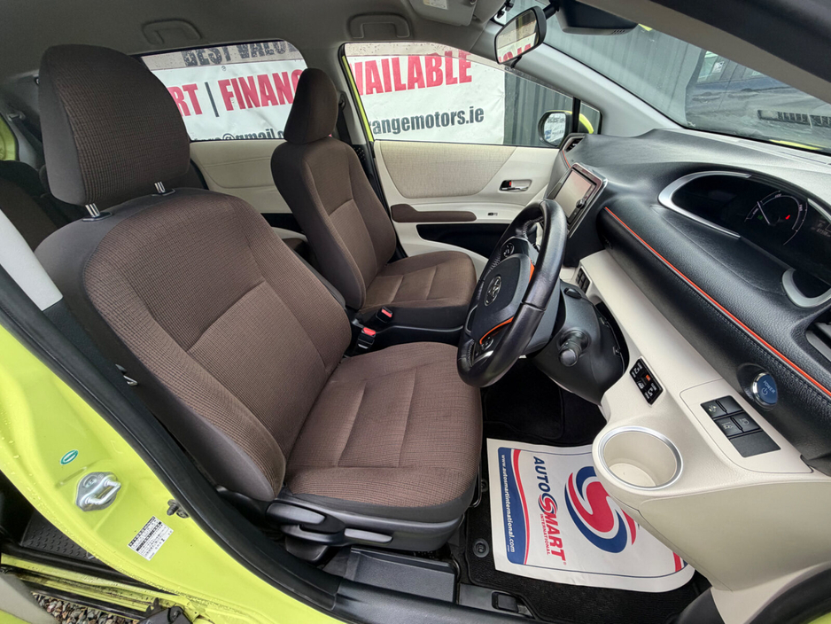 2016 Toyota Sienta  €12,500