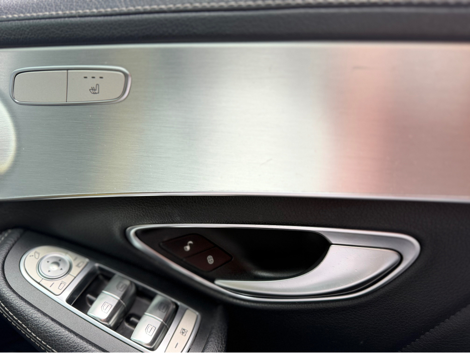 2015 Mercedes-Benz C Class - image 17