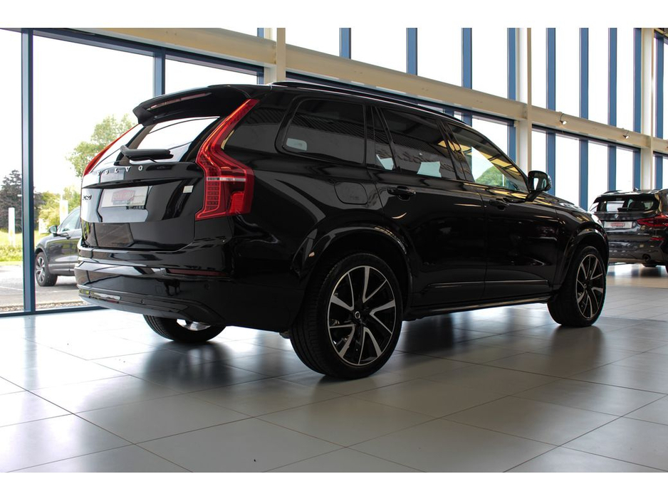 2022 Volvo XC90 RECHARGE T8 ULTIMATE DARK AWD €59,899