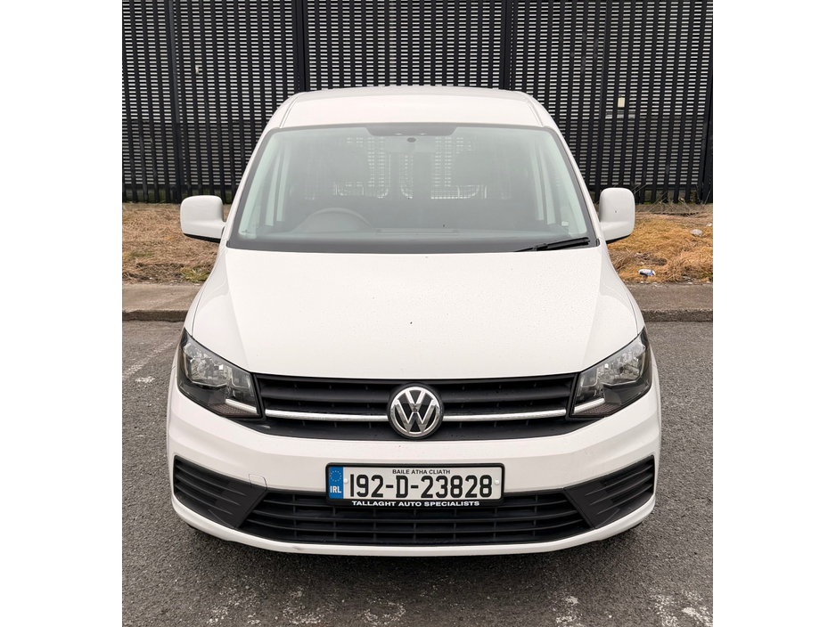 2019 Volkswagen Caddy - image 2