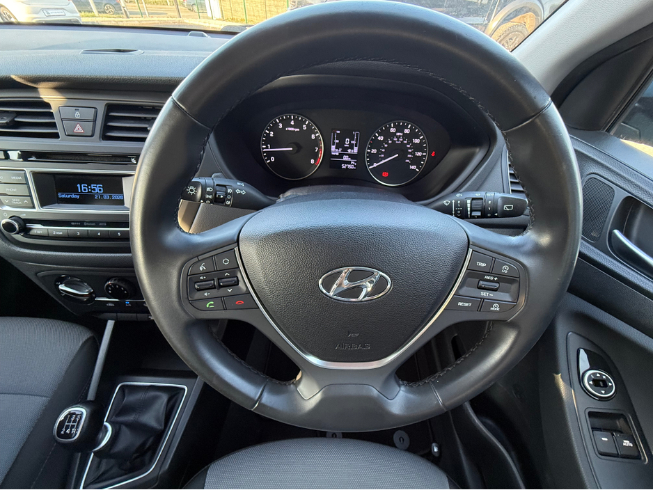 2016 Hyundai i20 - image 12