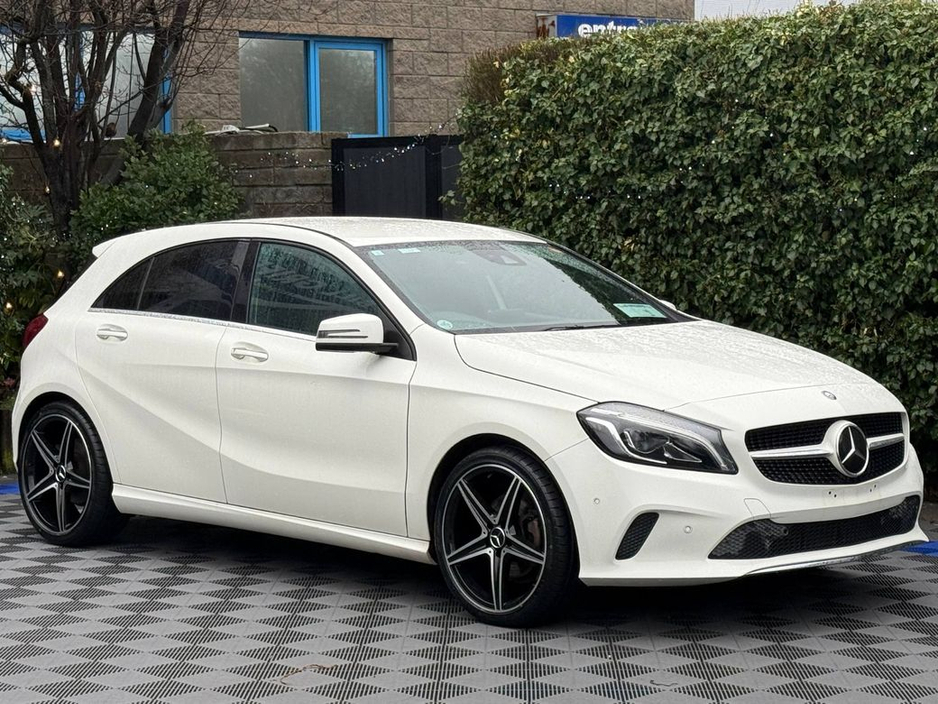 2017 Mercedes-Benz A Class A180 AMG-STYLE 1.6 AUTO // NEW 19" AMG-LINE ALLOYS // REVERSE CAMERA // HEATED HALF LEATHER SEATS €16,900